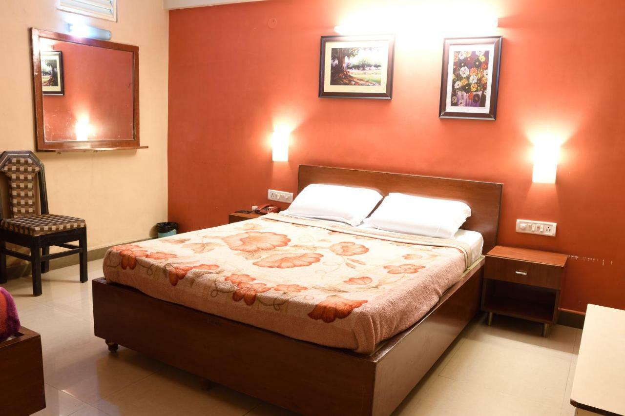 Hotel Ganesh Palace Мисор Екстериор снимка
