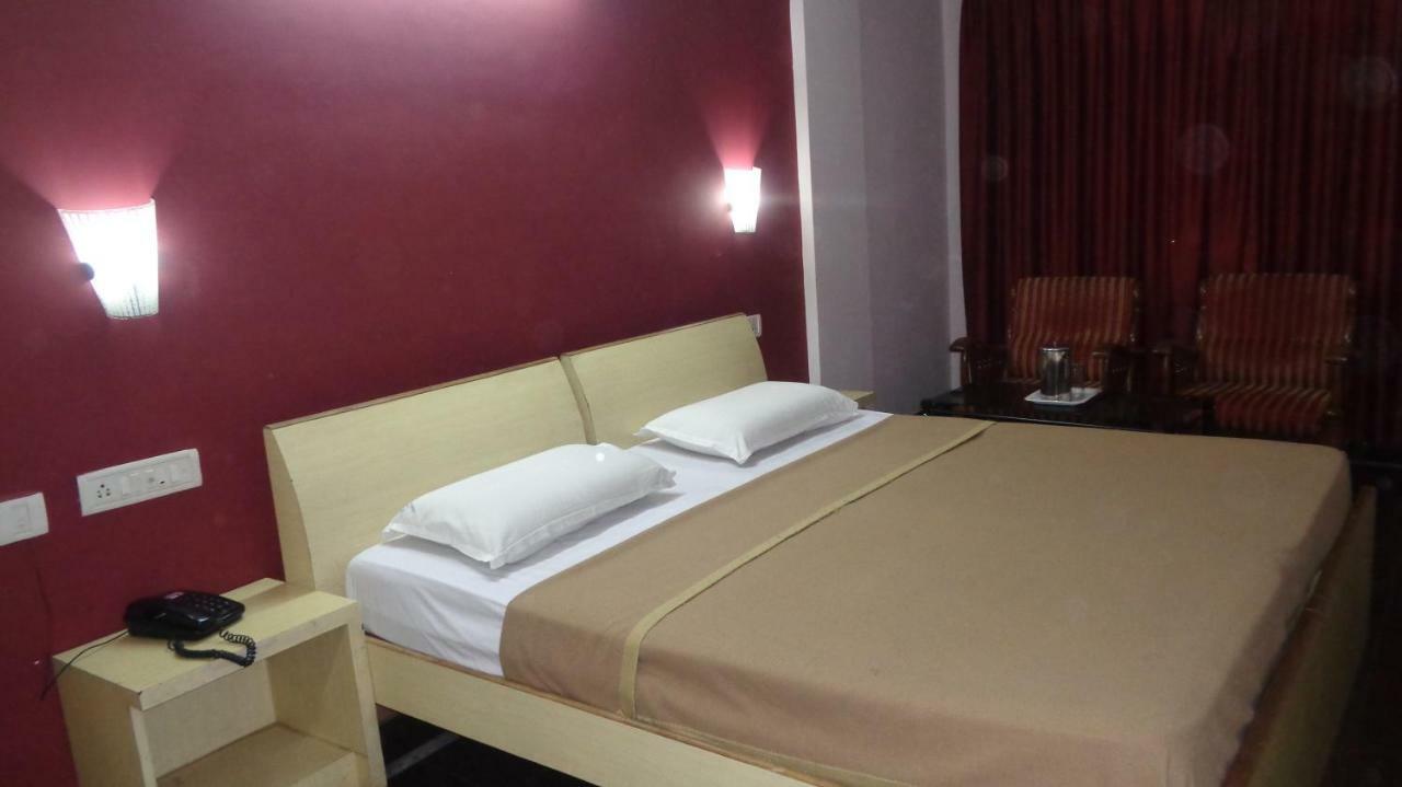 Hotel Ganesh Palace Мисор Екстериор снимка