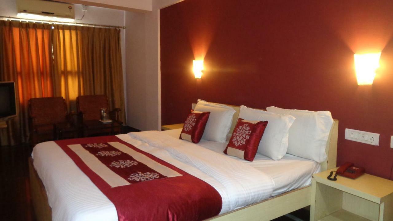 Hotel Ganesh Palace Мисор Екстериор снимка